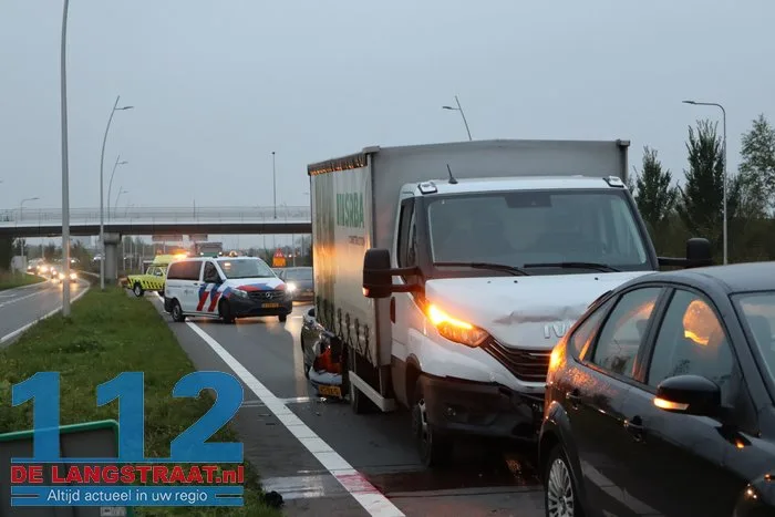 Botsing tussen vijf voertuigen zorgt voor veel schade en lange file 5 Botsing tussen vijf voertuigen zorgt voor veel schade en lange file 112 De Langstraat