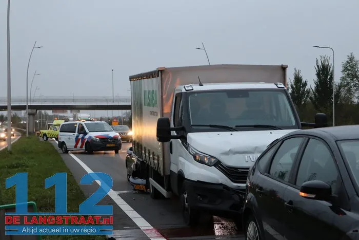 Botsing tussen vijf voertuigen zorgt voor veel schade en lange file 6 Botsing tussen vijf voertuigen zorgt voor veel schade en lange file 112 De Langstraat