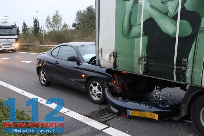 Botsing tussen vijf voertuigen zorgt voor veel schade en lange file 7 Botsing tussen vijf voertuigen zorgt voor veel schade en lange file 112 De Langstraat