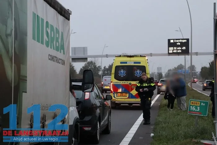 Botsing tussen vijf voertuigen zorgt voor veel schade en lange file 13 Botsing tussen vijf voertuigen zorgt voor veel schade en lange file 112 De Langstraat