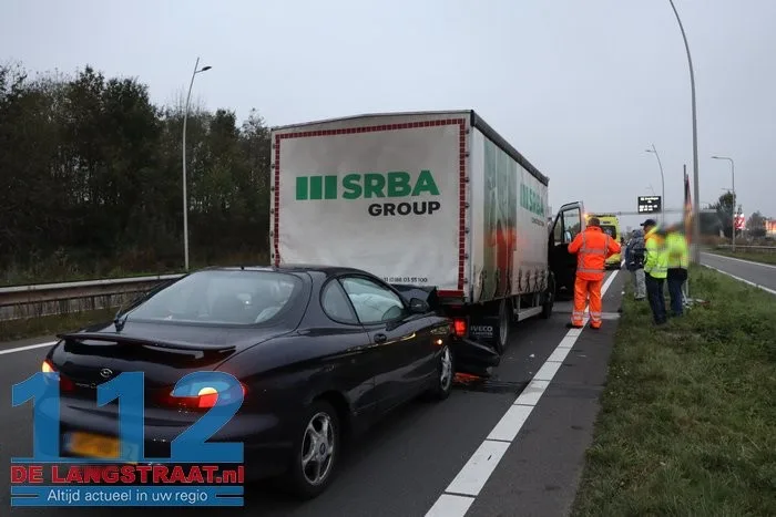 Botsing tussen vijf voertuigen zorgt voor veel schade en lange file 14 Botsing tussen vijf voertuigen zorgt voor veel schade en lange file 112 De Langstraat