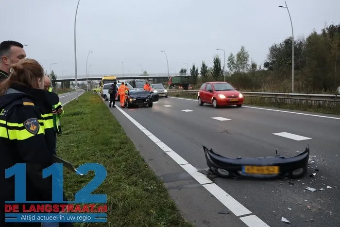 Botsing tussen vijf voertuigen zorgt voor veel schade en lange file 20 Botsing tussen vijf voertuigen zorgt voor veel schade en lange file 112 De Langstraat