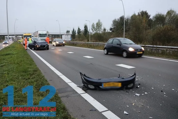Botsing tussen vijf voertuigen zorgt voor veel schade en lange file 21 Botsing tussen vijf voertuigen zorgt voor veel schade en lange file 112 De Langstraat