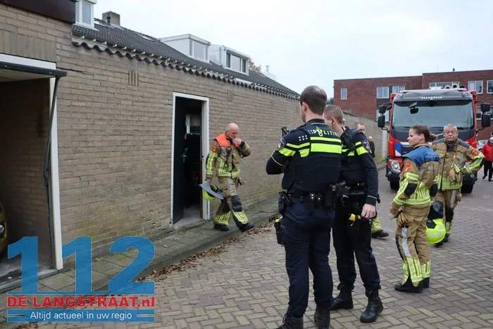 Bestuurder rijdt achteruit tegen muur aan in Waalwijk 2 Bestuurder rijdt achteruit tegen muur aan in Waalwijk 112 De Langstraat
