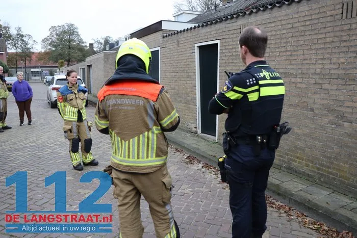 Bestuurder rijdt achteruit tegen muur aan in Waalwijk 11 Bestuurder rijdt achteruit tegen muur aan in Waalwijk 112 De Langstraat