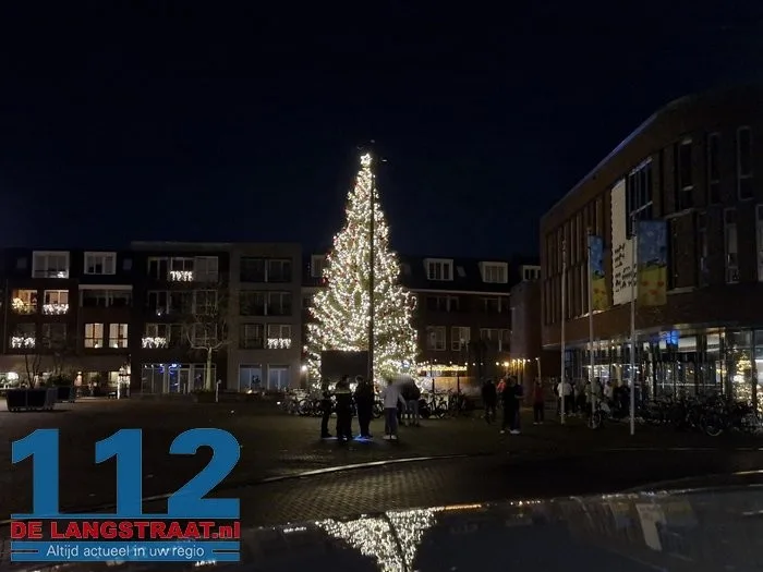 Opstootje bij theater Het Klavier in Kaatsheuvel, twee groepen uit elkaar gehaald 2 Opstootje bij theater Het Klavier in Kaatsheuvel, twee groepen uit elkaar gehaald 112 De Langstraat