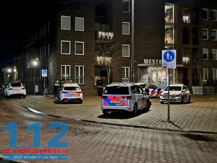 Opstootje bij theater Het Klavier in Kaatsheuvel, twee groepen uit elkaar gehaald 3 Opstootje bij theater Het Klavier in Kaatsheuvel, twee groepen uit elkaar gehaald 112 De Langstraat