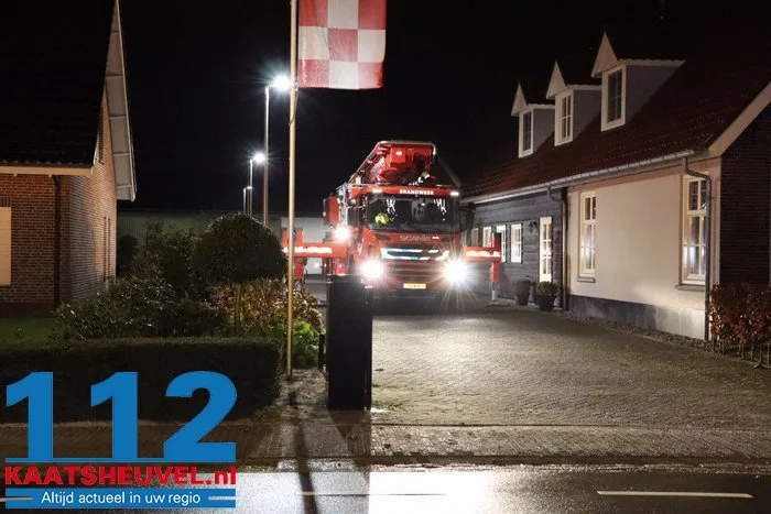 Feestvierders moeten snel zaal Dries van Peere in Haarsteeg verlaten, brandweer blust vuur op zolder 4 Feestvierders moeten snel zaal Dries van Peere in Haarsteeg verlaten, brandweer blust vuur op zolder 112 De Langstraat