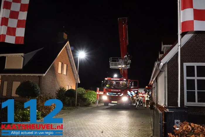 Feestvierders moeten snel zaal Dries van Peere in Haarsteeg verlaten, brandweer blust vuur op zolder 5 Feestvierders moeten snel zaal Dries van Peere in Haarsteeg verlaten, brandweer blust vuur op zolder 112 De Langstraat