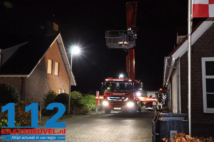 Feestvierders moeten snel zaal Dries van Peere in Haarsteeg verlaten, brandweer blust vuur op zolder 6 Feestvierders moeten snel zaal Dries van Peere in Haarsteeg verlaten, brandweer blust vuur op zolder 112 De Langstraat