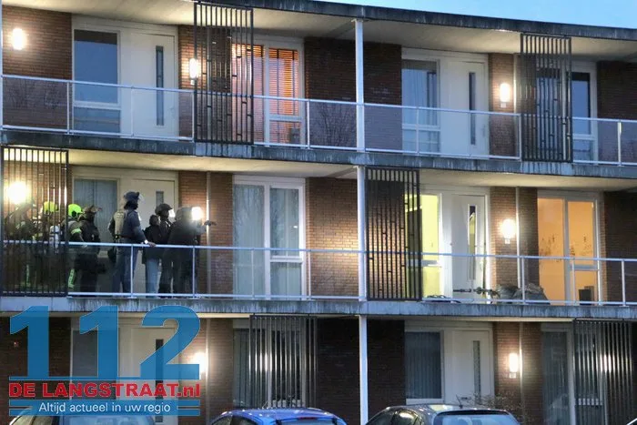 Arrestatieteam haalt verwarde man uit woning Noordstraat Waalwijk 30 Arrestatieteam haalt verwarde man uit woning Noordstraat Waalwijk 112 De Langstraat