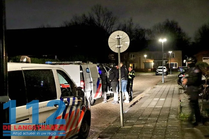 Arrestatieteam doet instap in woning Sprang-Capelle 17 Arrestatieteam doet instap in woning Sprang-Capelle 112 De Langstraat