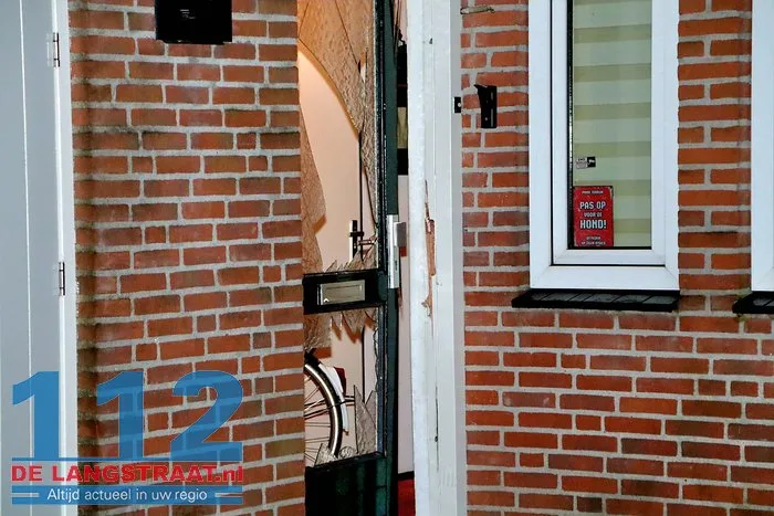 Arrestatieteam doet instap in woning Sprang-Capelle 20 Arrestatieteam doet instap in woning Sprang-Capelle 112 De Langstraat