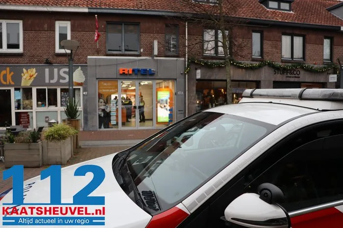 Overval op telefoonwinkel Ritel aan de Stationsstraat Waalwijk 11 Overval op telefoonwinkel Ritel aan de Stationsstraat Waalwijk 112 De Langstraat