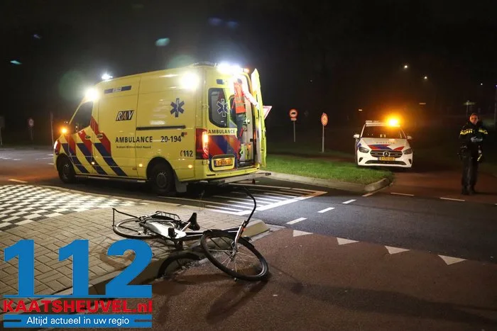 Fietser aangereden in Waalwijk, gewond naar ziekenhuis 3 Fietser aangereden in Waalwijk, gewond naar ziekenhuis 112 De Langstraat