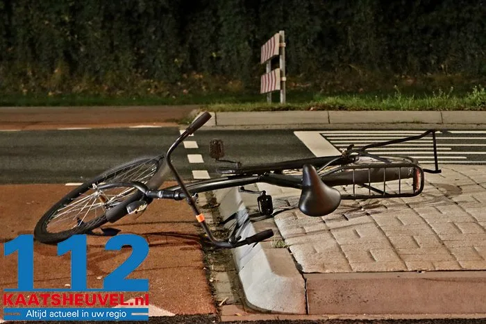 Fietser aangereden in Waalwijk, gewond naar ziekenhuis 5 Fietser aangereden in Waalwijk, gewond naar ziekenhuis 112 De Langstraat