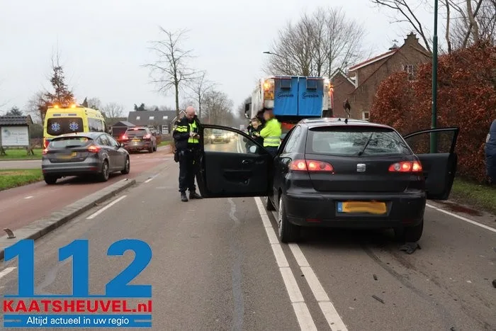Automobilist botst achter op ander voertuig in Dongen, vrouw gewond 4 Automobilist botst achter op ander voertuig in Dongen, vrouw gewond 112 De Langstraat