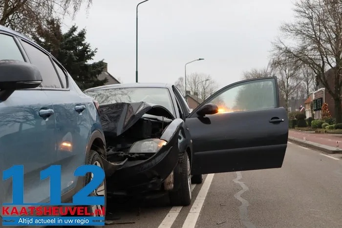 Automobilist botst achter op ander voertuig in Dongen, vrouw gewond 9 Automobilist botst achter op ander voertuig in Dongen, vrouw gewond 112 De Langstraat