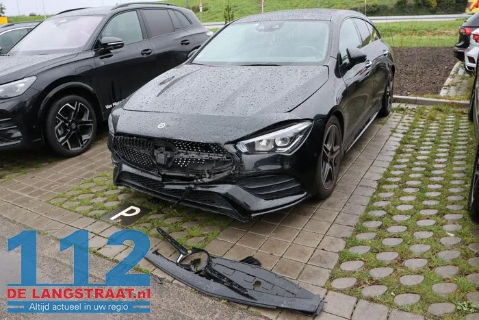 Twee auto’s botsen tegen elkaar tijdens proefrit Van Andelstraat Waalwijk 2 Twee auto’s botsen tegen elkaar tijdens proefrit Van Andelstraat Waalwijk 112 De Langstraat