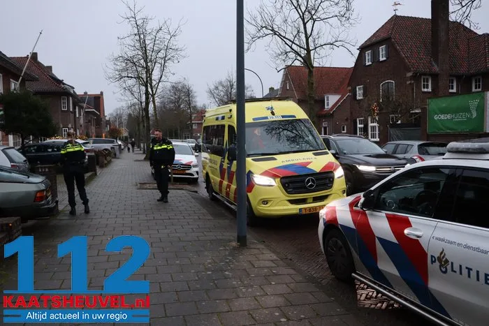 Man raakt gewond bij steekpartij in Waalwijk, politie houdt andere man aan 1 Man raakt gewond bij steekpartij in Waalwijk, politie houdt andere man aan 112 De Langstraat