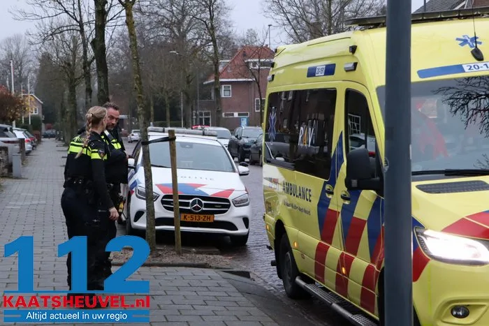 Man raakt gewond bij steekpartij in Waalwijk, politie houdt andere man aan 2 Man raakt gewond bij steekpartij in Waalwijk, politie houdt andere man aan 112 De Langstraat