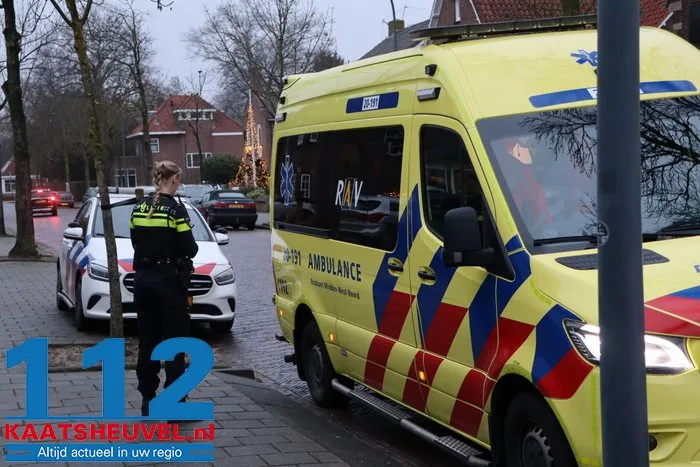 Man raakt gewond bij steekpartij in Waalwijk, politie houdt andere man aan 5 Man raakt gewond bij steekpartij in Waalwijk, politie houdt andere man aan 112 De Langstraat