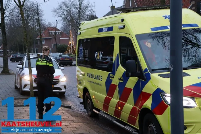 Man raakt gewond bij steekpartij in Waalwijk, politie houdt andere man aan 6 Man raakt gewond bij steekpartij in Waalwijk, politie houdt andere man aan 112 De Langstraat
