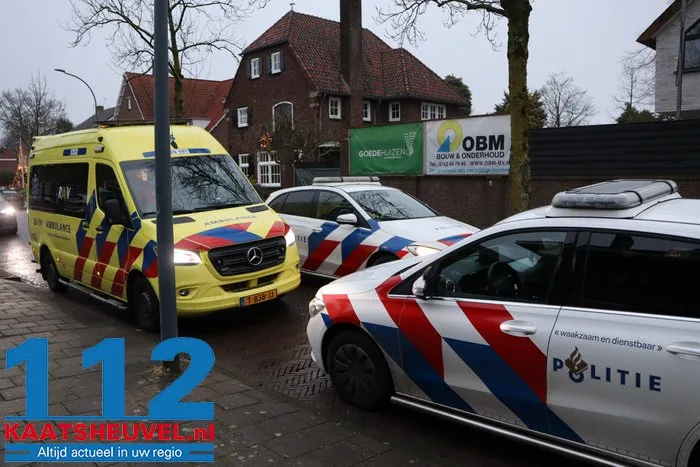 Man raakt gewond bij steekpartij in Waalwijk, politie houdt andere man aan 7 Man raakt gewond bij steekpartij in Waalwijk, politie houdt andere man aan 112 De Langstraat