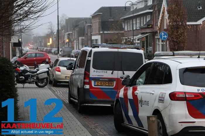 Man raakt gewond bij steekpartij in Waalwijk, politie houdt andere man aan 8 Man raakt gewond bij steekpartij in Waalwijk, politie houdt andere man aan 112 De Langstraat