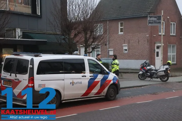 Man raakt gewond bij steekpartij in Waalwijk, politie houdt andere man aan 21 Man raakt gewond bij steekpartij in Waalwijk, politie houdt andere man aan 112 De Langstraat