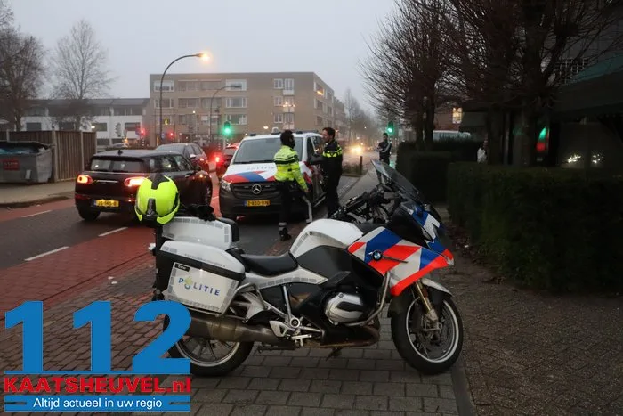 Man raakt gewond bij steekpartij in Waalwijk, politie houdt andere man aan 23 Man raakt gewond bij steekpartij in Waalwijk, politie houdt andere man aan 112 De Langstraat