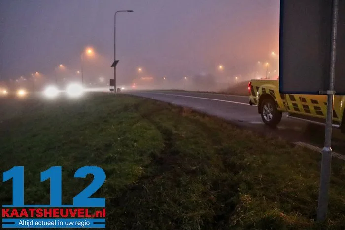 Automobiliste verliest macht over het stuur en belandt onderaan talud in Waalwijk 14 Automobiliste verliest macht over het stuur en belandt onderaan talud in Waalwijk 112 De Langstraat