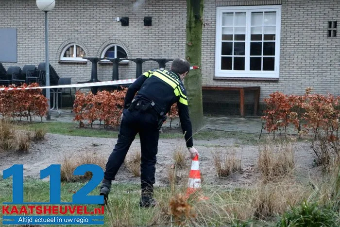 Man dringt kantoor van Europarcs in Kaatsheuvel binnen, bedreigt personeelslid en vraagt om geld 2 Man dringt kantoor van Europarcs in Kaatsheuvel binnen, bedreigt personeelslid en vraagt om geld 112 De Langstraat