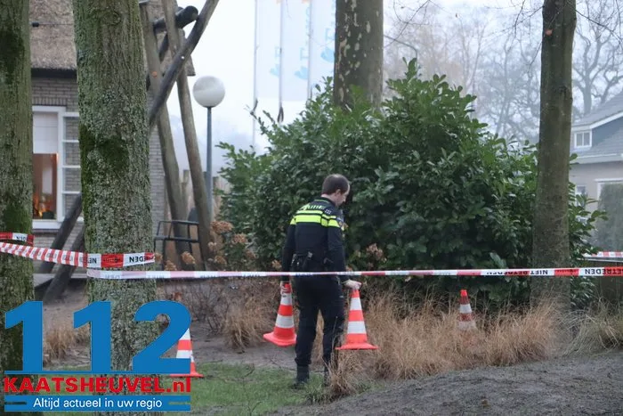 Man dringt kantoor van Europarcs in Kaatsheuvel binnen, bedreigt personeelslid en vraagt om geld 3 Man dringt kantoor van Europarcs in Kaatsheuvel binnen, bedreigt personeelslid en vraagt om geld 112 De Langstraat