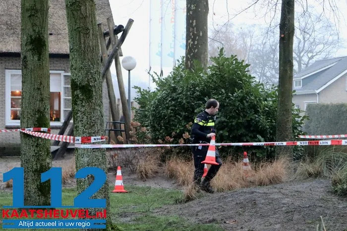 Man dringt kantoor van Europarcs in Kaatsheuvel binnen, bedreigt personeelslid en vraagt om geld 4 Man dringt kantoor van Europarcs in Kaatsheuvel binnen, bedreigt personeelslid en vraagt om geld 112 De Langstraat