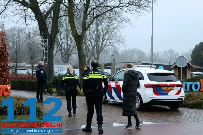 Man dringt kantoor van Europarcs in Kaatsheuvel binnen, bedreigt personeelslid en vraagt om geld 6 Man dringt kantoor van Europarcs in Kaatsheuvel binnen, bedreigt personeelslid en vraagt om geld 112 De Langstraat