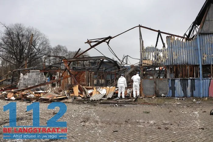 Recherche doet onderzoek na brand voormalig Schoenenmuseum Waalwijk 2 Recherche doet onderzoek na brand voormalig Schoenenmuseum Waalwijk 112 De Langstraat