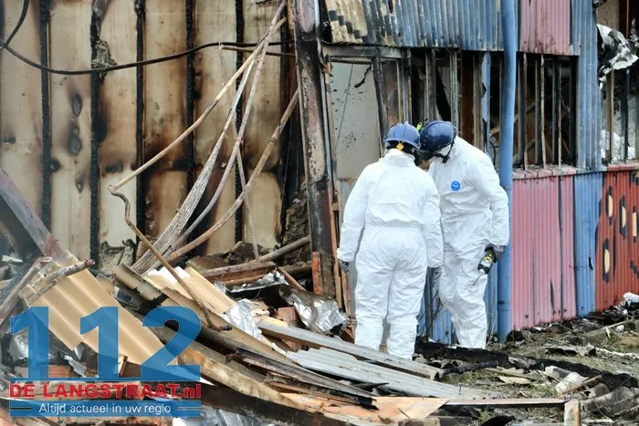 Recherche doet onderzoek na brand voormalig Schoenenmuseum Waalwijk 4 Recherche doet onderzoek na brand voormalig Schoenenmuseum Waalwijk 112 De Langstraat