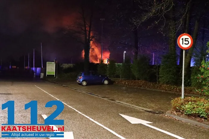 Brandweer rukt uit voor brand in grote container op gemeentewerf in Drunen 5 Brandweer rukt uit voor brand in grote container op gemeentewerf in Drunen 112 De Langstraat