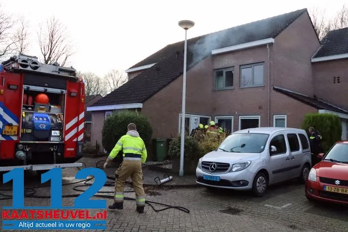 Woningbrand ontstaan in keuken in Drunen, persoon gewond geraakt 2 Woningbrand ontstaan in keuken in Drunen, persoon gewond geraakt 112 De Langstraat