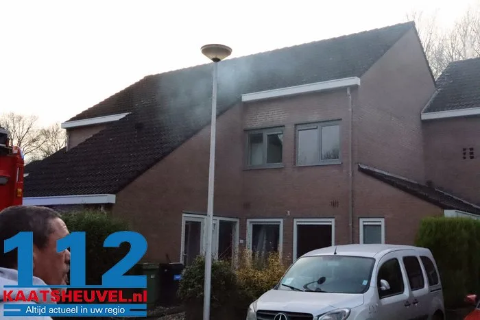 Woningbrand ontstaan in keuken in Drunen, persoon gewond geraakt 7 Woningbrand ontstaan in keuken in Drunen, persoon gewond geraakt 112 De Langstraat