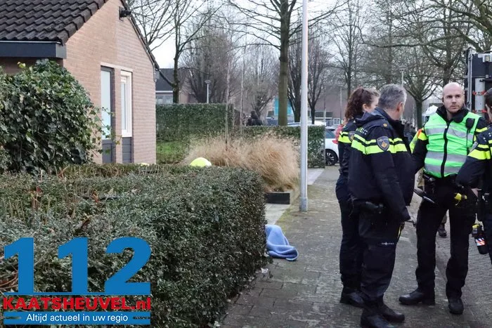 Woningbrand ontstaan in keuken in Drunen, persoon gewond geraakt 13 Woningbrand ontstaan in keuken in Drunen, persoon gewond geraakt 112 De Langstraat