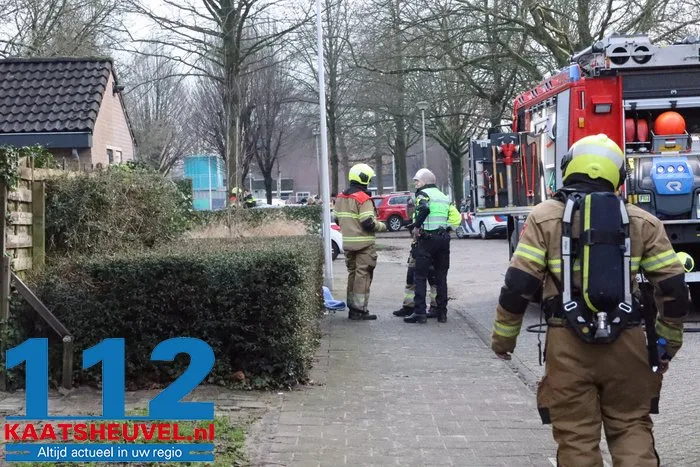 Woningbrand ontstaan in keuken in Drunen, persoon gewond geraakt 16 Woningbrand ontstaan in keuken in Drunen, persoon gewond geraakt 112 De Langstraat