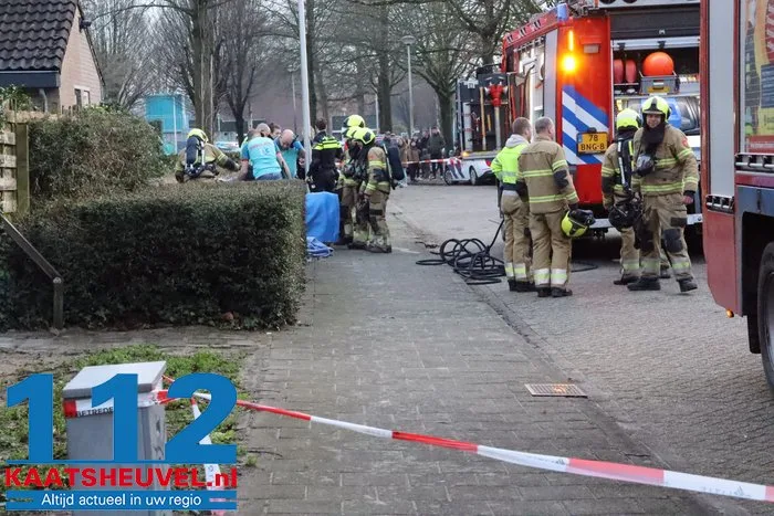 Woningbrand ontstaan in keuken in Drunen, persoon gewond geraakt 22 Woningbrand ontstaan in keuken in Drunen, persoon gewond geraakt 112 De Langstraat