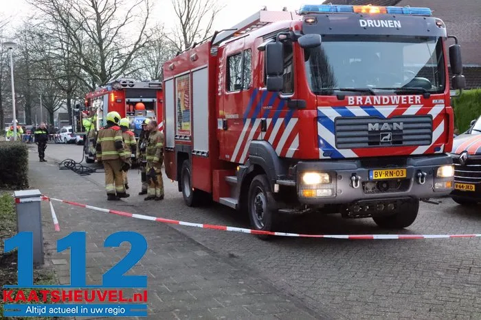 Woningbrand ontstaan in keuken in Drunen, persoon gewond geraakt 26 Woningbrand ontstaan in keuken in Drunen, persoon gewond geraakt 112 De Langstraat
