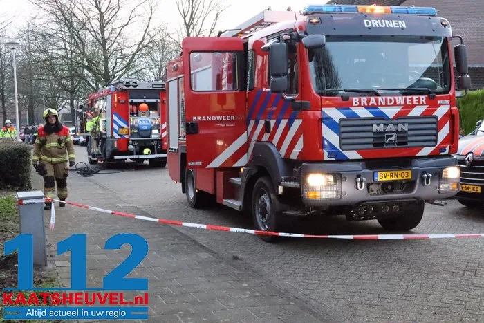 Woningbrand ontstaan in keuken in Drunen, persoon gewond geraakt 27 Woningbrand ontstaan in keuken in Drunen, persoon gewond geraakt 112 De Langstraat