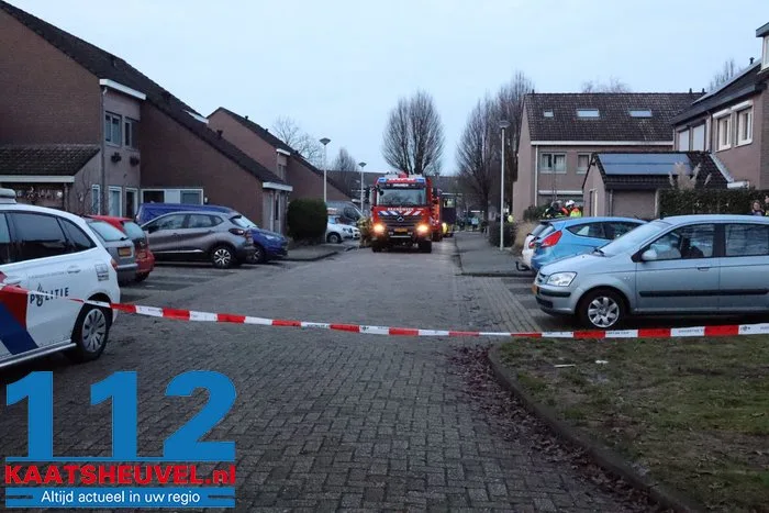 Woningbrand ontstaan in keuken in Drunen, persoon gewond geraakt 32 Woningbrand ontstaan in keuken in Drunen, persoon gewond geraakt 112 De Langstraat