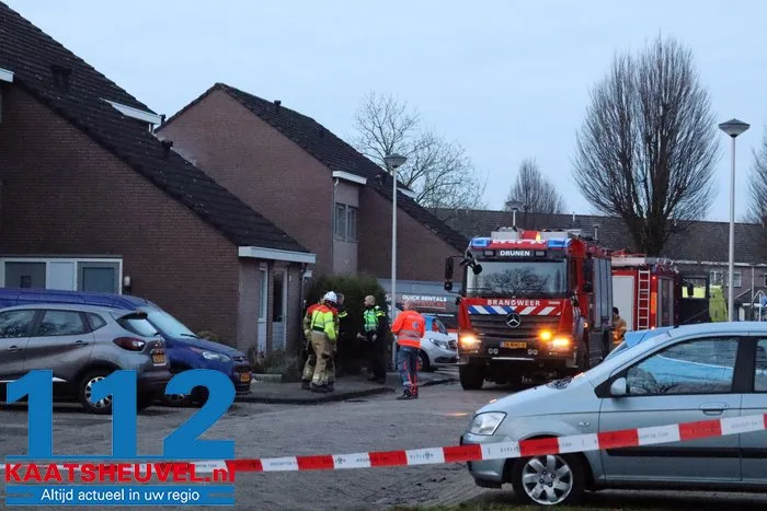 Woningbrand ontstaan in keuken in Drunen, persoon gewond geraakt 34 Woningbrand ontstaan in keuken in Drunen, persoon gewond geraakt 112 De Langstraat