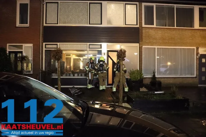 Afzuigkap in brand aan de Dr Kuijperlaan in Waalwijk een persoon heeft brandwonden aan hand 7 Afzuigkap in brand aan de Dr Kuijperlaan in Waalwijk een persoon heeft brandwonden aan hand 112 De Langstraat