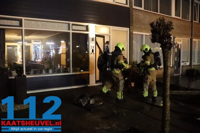 Afzuigkap in brand aan de Dr Kuijperlaan in Waalwijk een persoon heeft brandwonden aan hand 8 Afzuigkap in brand aan de Dr Kuijperlaan in Waalwijk een persoon heeft brandwonden aan hand 112 De Langstraat